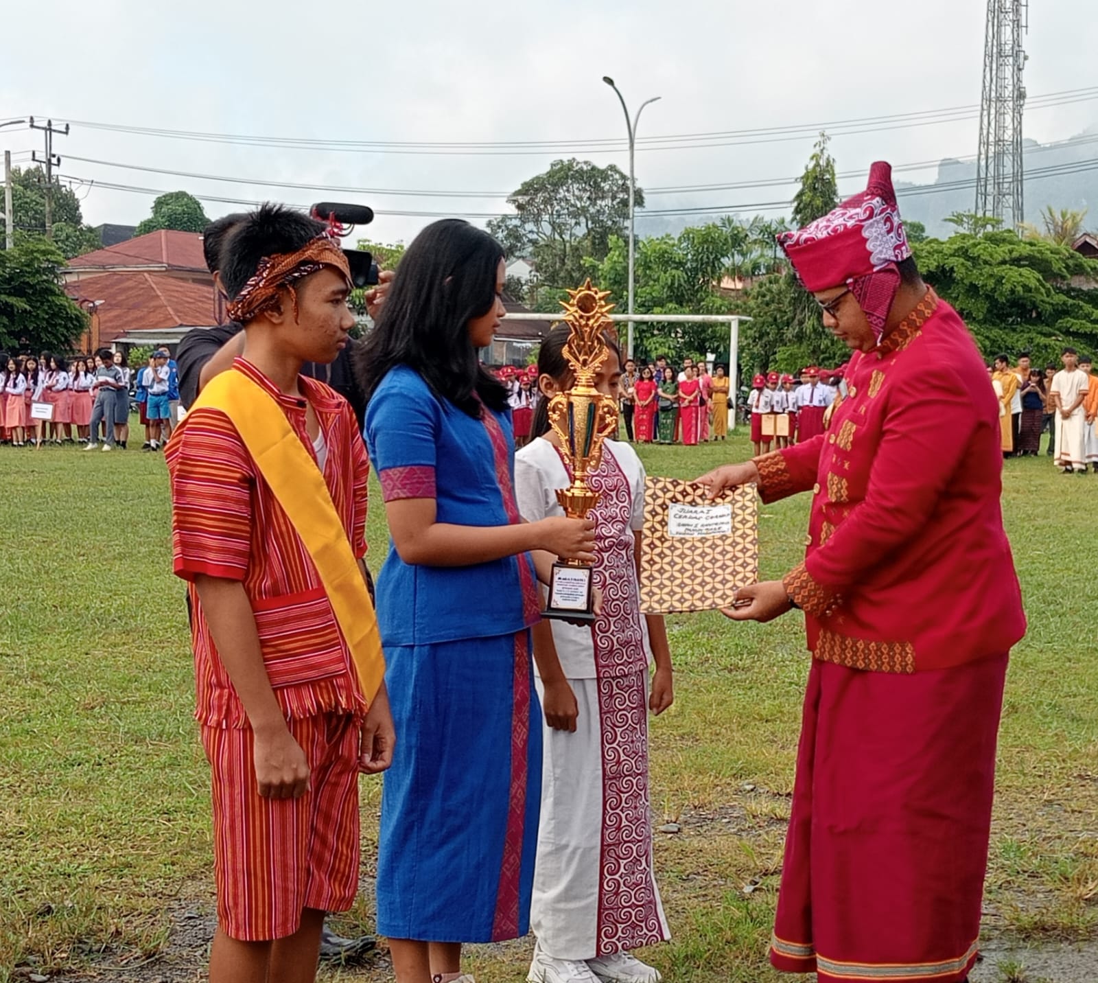 JUARA 1 LOMBA CERDAS CERMAT TINGKAT KABUPATEN TORAJA UTARA