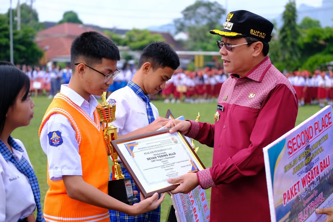 JUARA 2 LOMBA PIDATO BAHASA INGGRIS